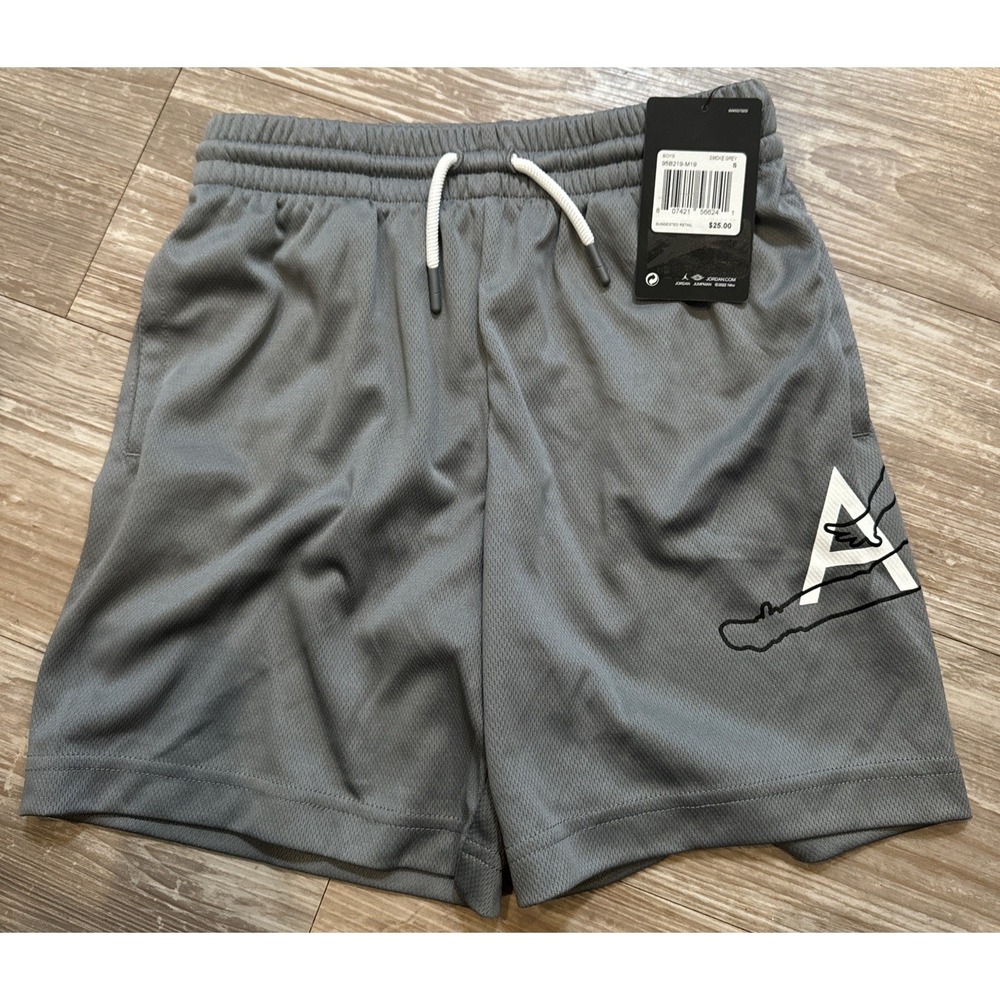 NWT Air Jordan Nike Shorts Size Youth Small‎ Gray